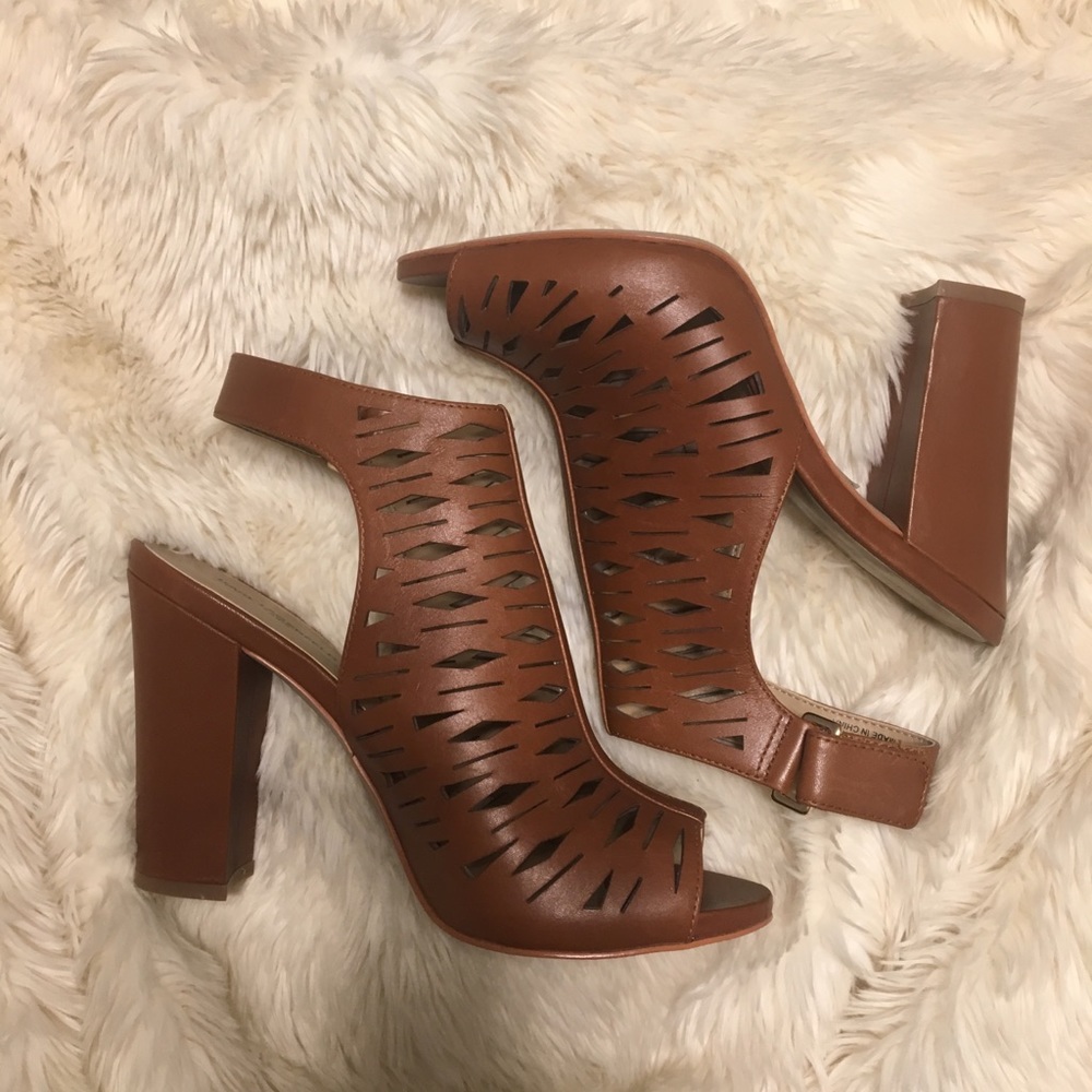 Leather High heal sandals